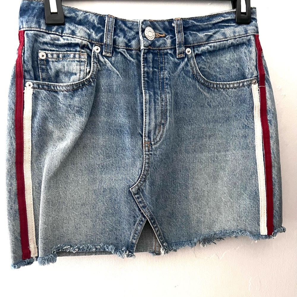GARAGE Jean skirt with white and red side stripes